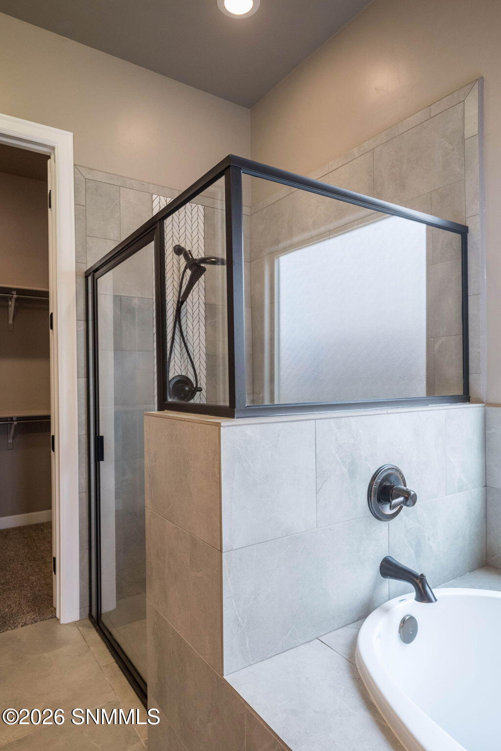 28-web-or-mls-Snappin Homes (Arosa6060)-