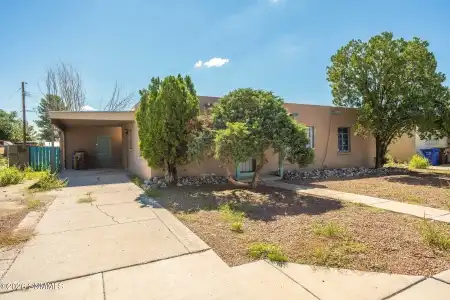 1015 Mechem Avenue, Las Cruces, New Mexico 88005, 3 Bedrooms Bedrooms, ,1 BathroomBathrooms,Residential,For Sale,Mechem,2603115