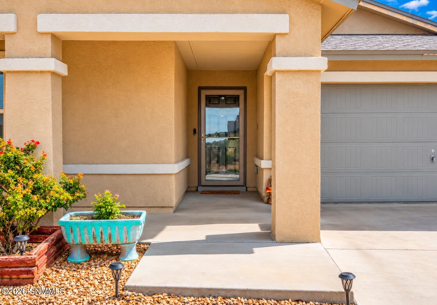 5695