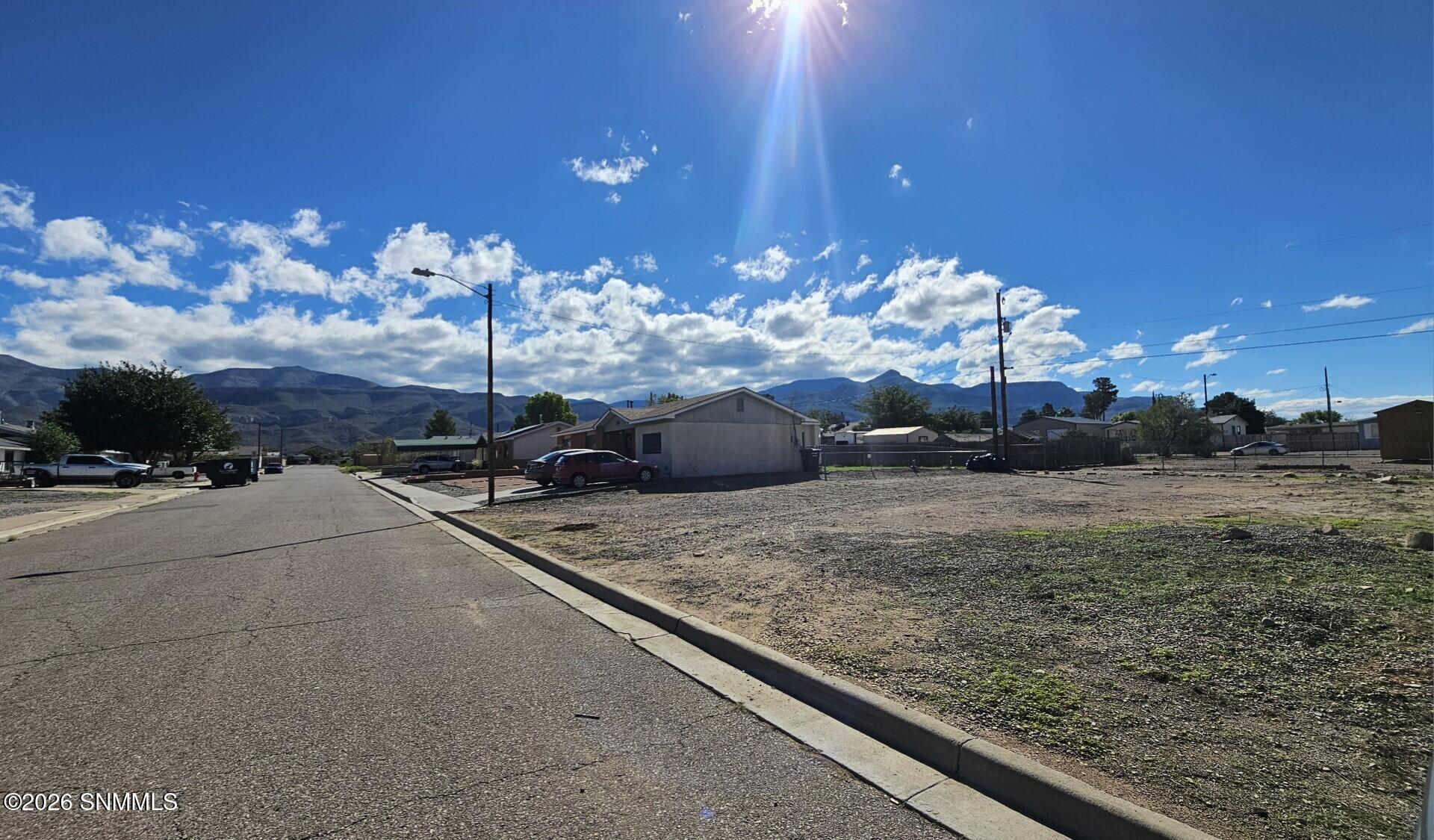 10  810 Larkspur St.