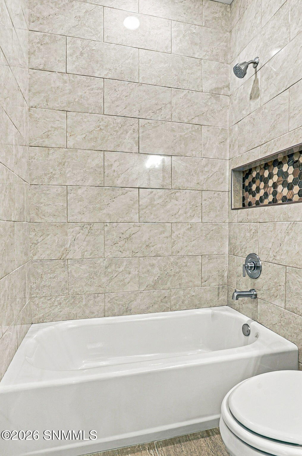 Guest Tub/shower
