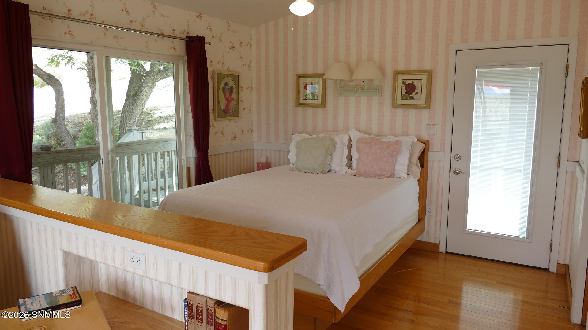 lottie deno bedroom