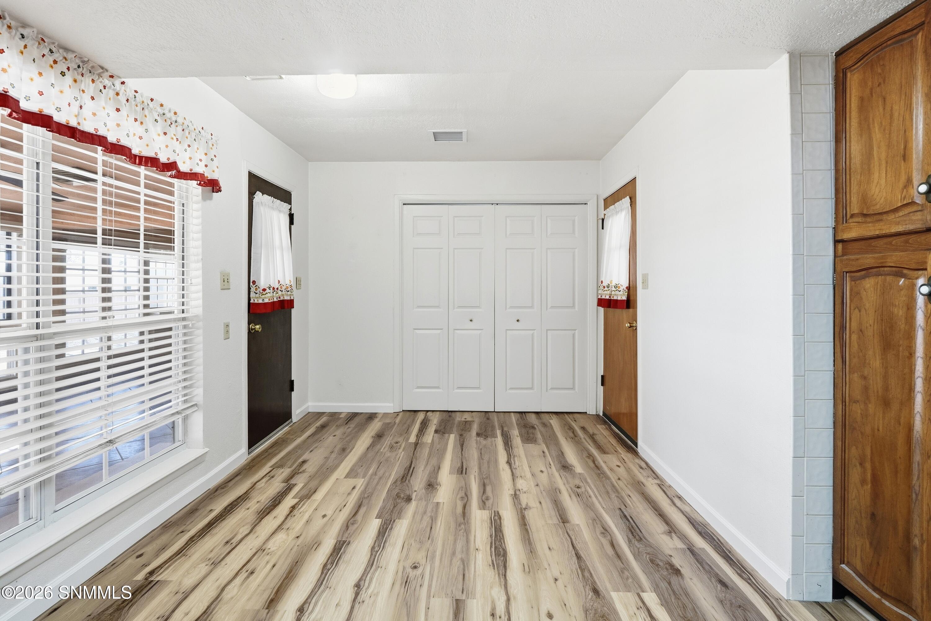 Breakfast Nook / Dining