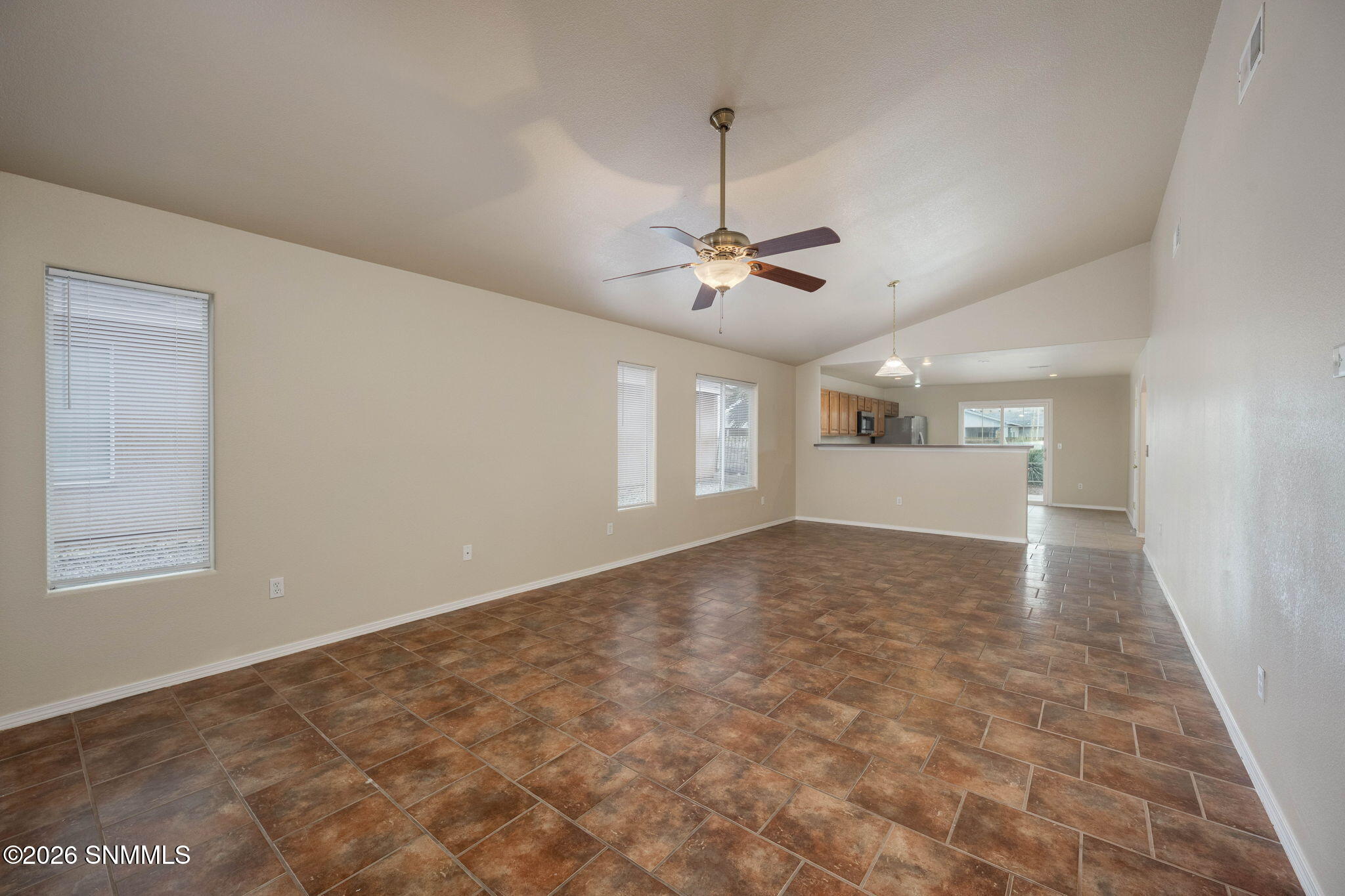 5-web-or-mls-Snappin Homes (CalleBella48