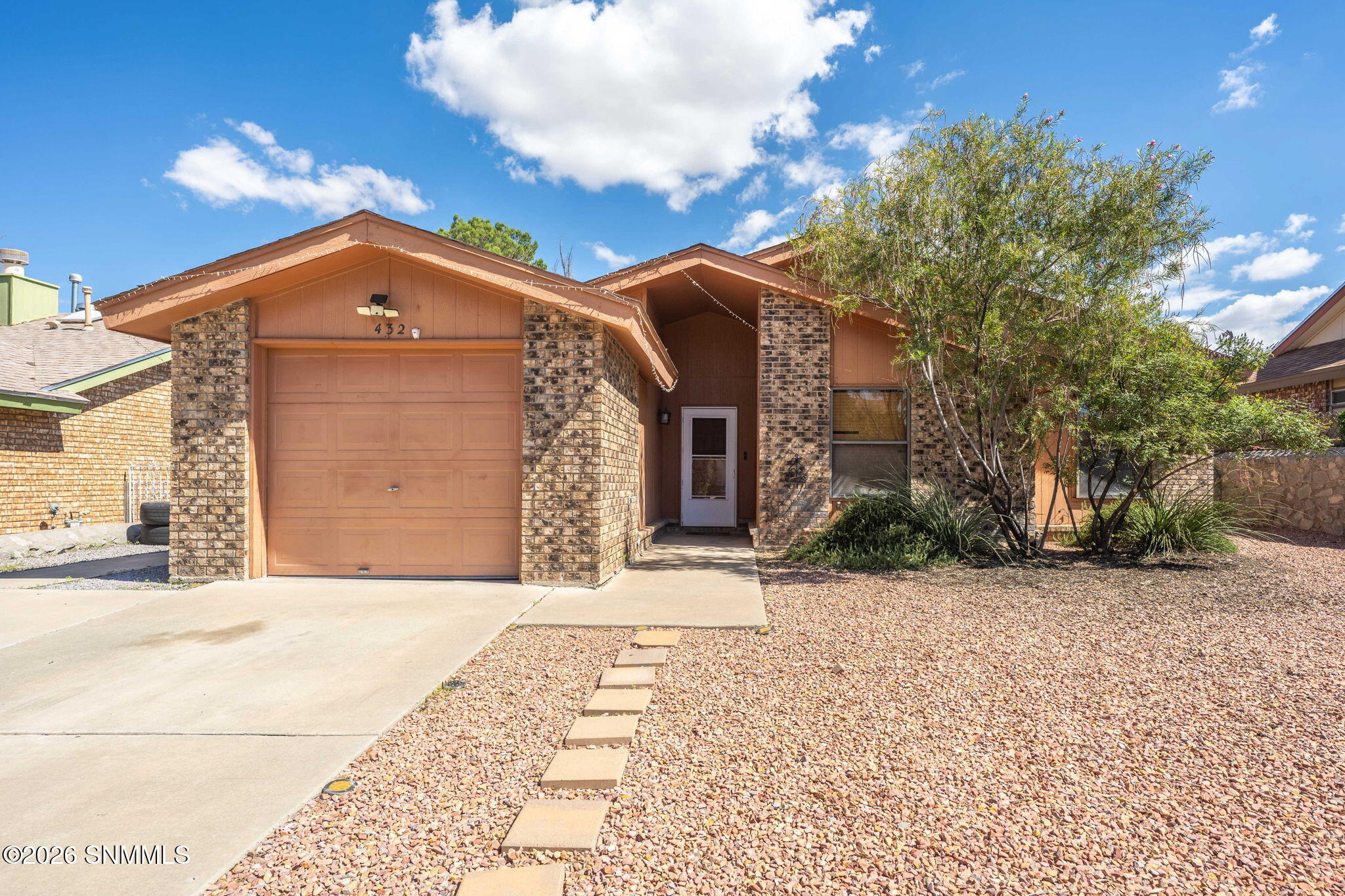 1-web-or-mls-Snappin Homes (Lupton432)-1