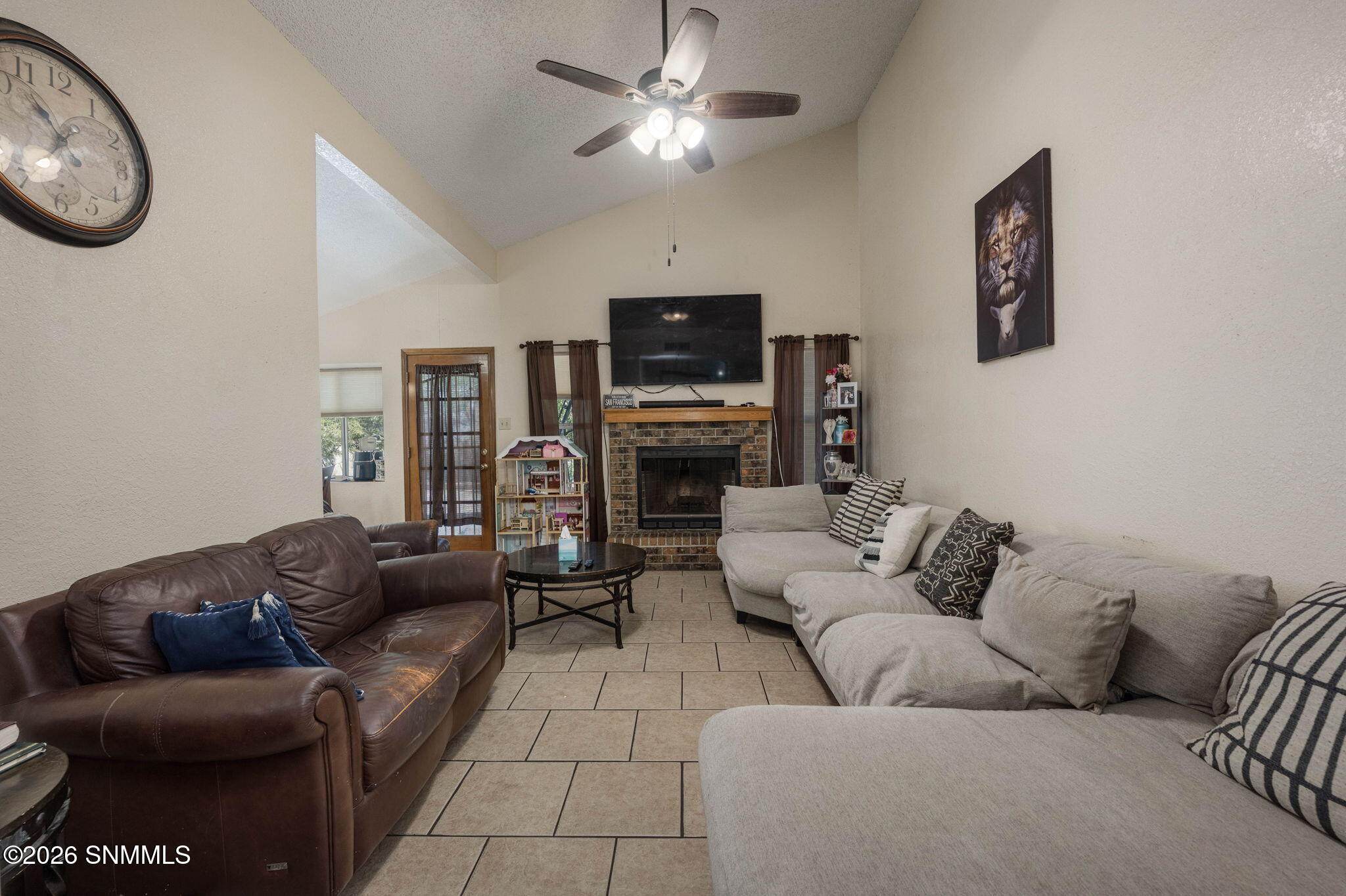 3-web-or-mls-Snappin Homes (Lupton432)-3