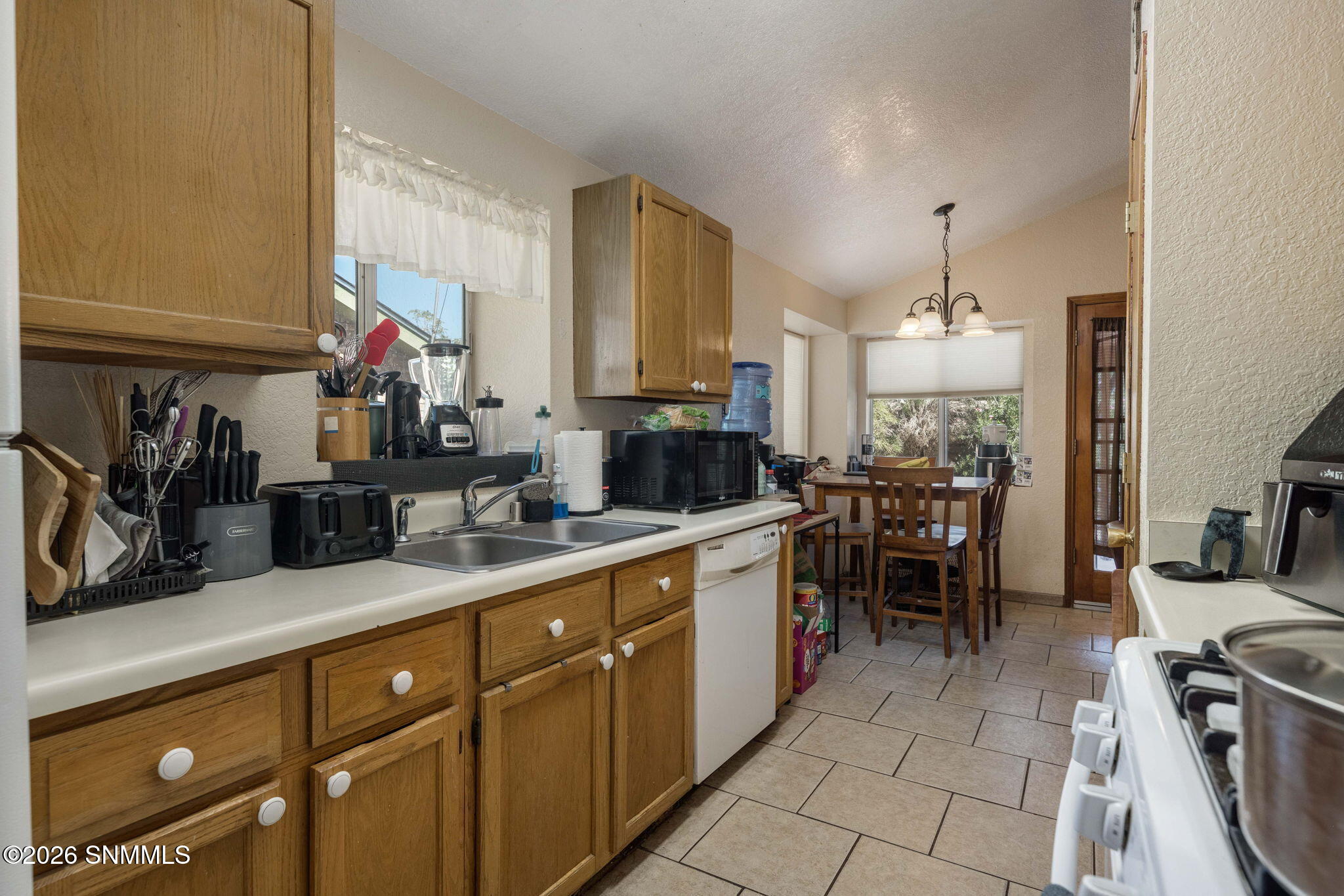 7-web-or-mls-Snappin Homes (Lupton432)-7