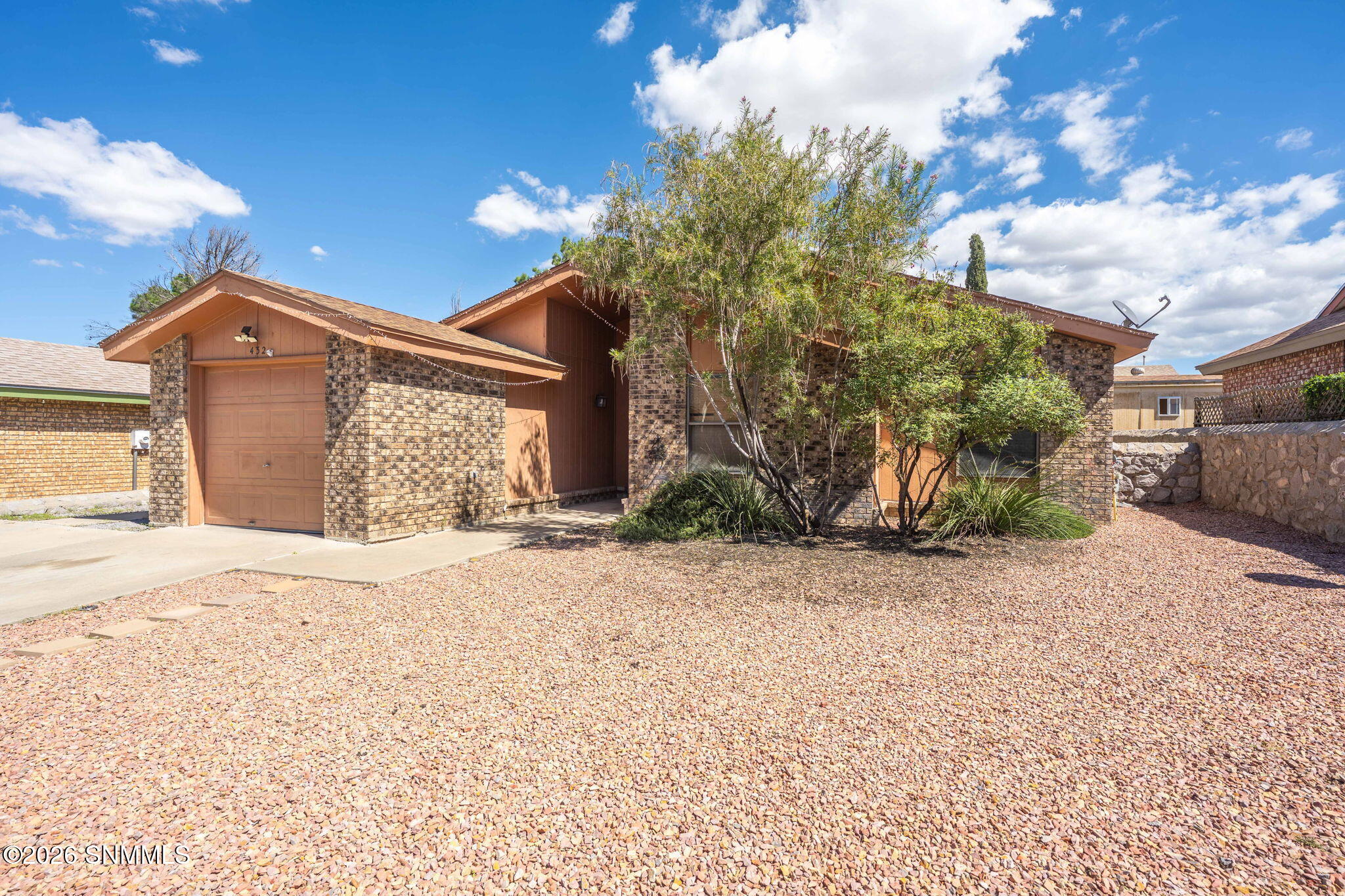 2-web-or-mls-Snappin Homes (Lupton432)-2