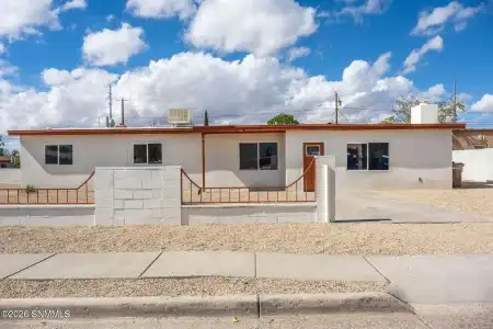 1050 Alamo Street, Las Cruces, New Mexico 88005, 4 Bedrooms Bedrooms, ,1.75 BathroomsBathrooms,Residential,For Sale,Alamo,2603207
