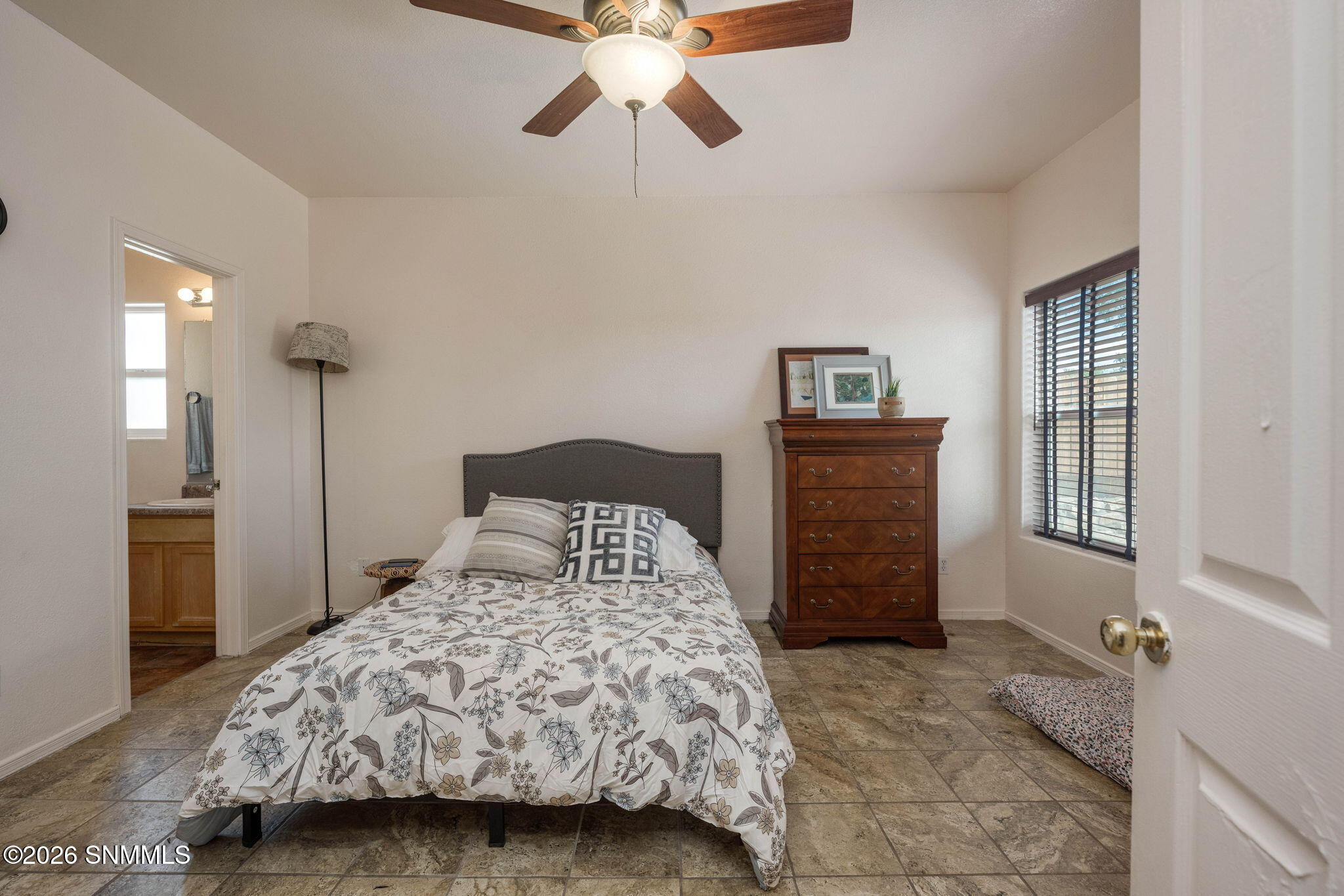 13-web-or-mls-Snappin Homes (Hillsboro44