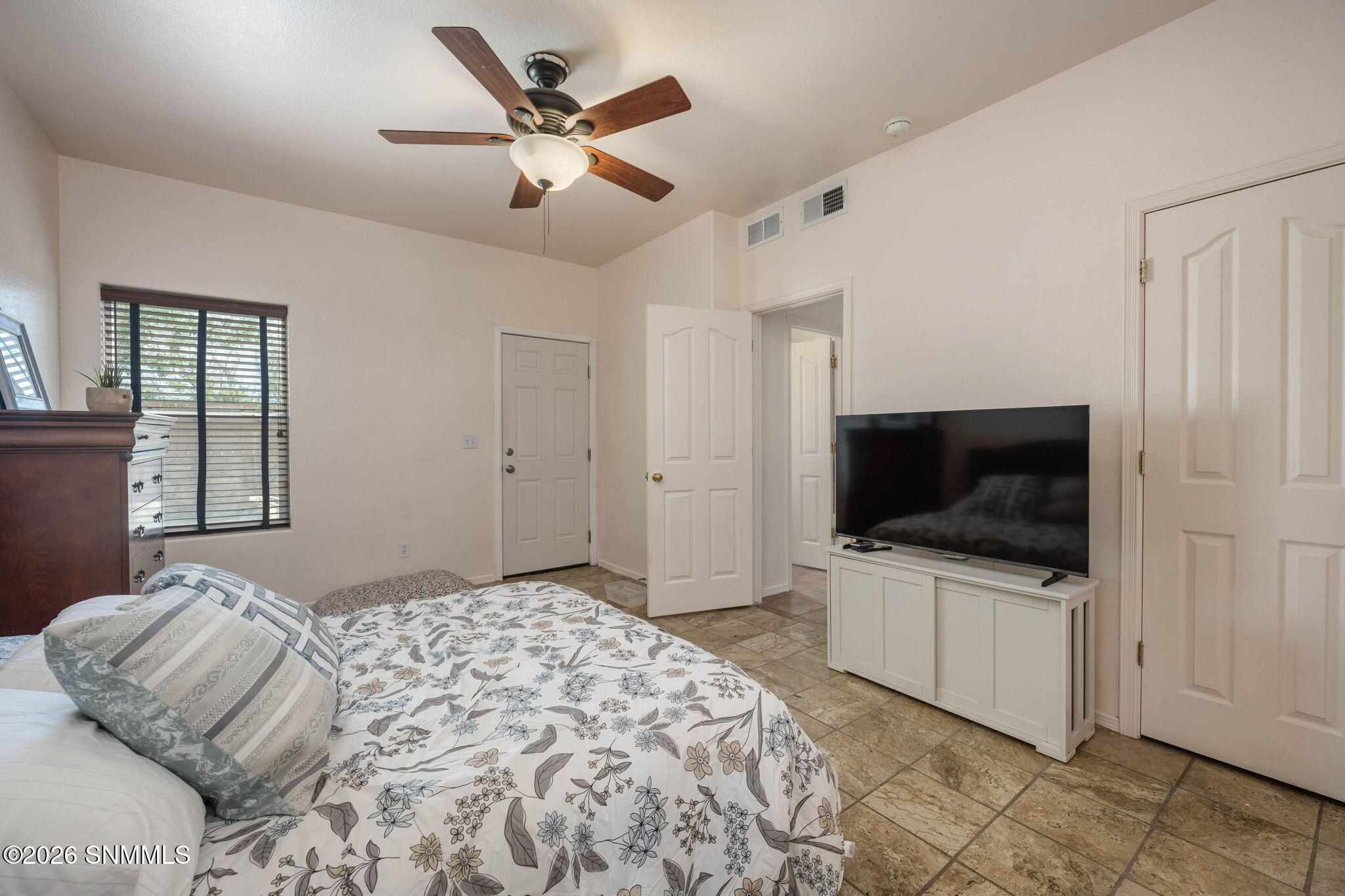 14-web-or-mls-Snappin Homes (Hillsboro44