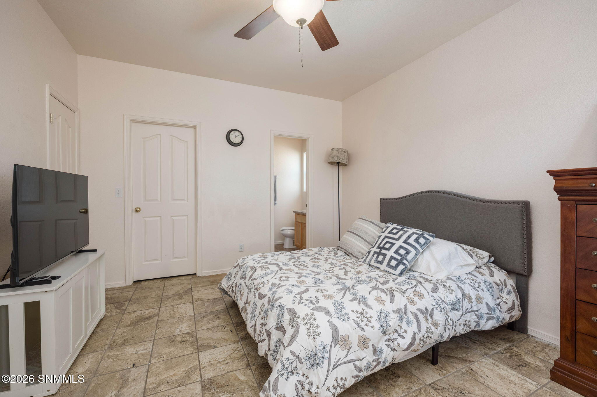 15-web-or-mls-Snappin Homes (Hillsboro44