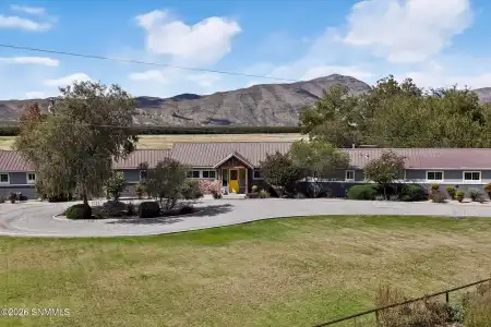 8105 Dona Ana Road, Las Cruces, New Mexico 88007, 4 Bedrooms Bedrooms, ,3.75 BathroomsBathrooms,Residential,For Sale,Dona Ana,2603238
