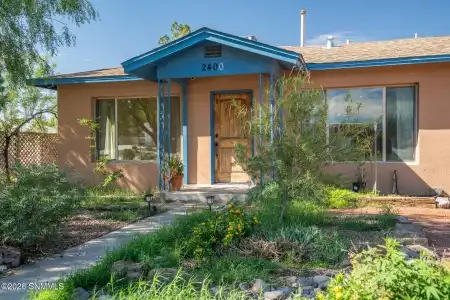 2400 Solano Drive, Las Cruces, New Mexico 88001, 3 Bedrooms Bedrooms, ,2 BathroomsBathrooms,Residential,For Sale,Solano,2603237