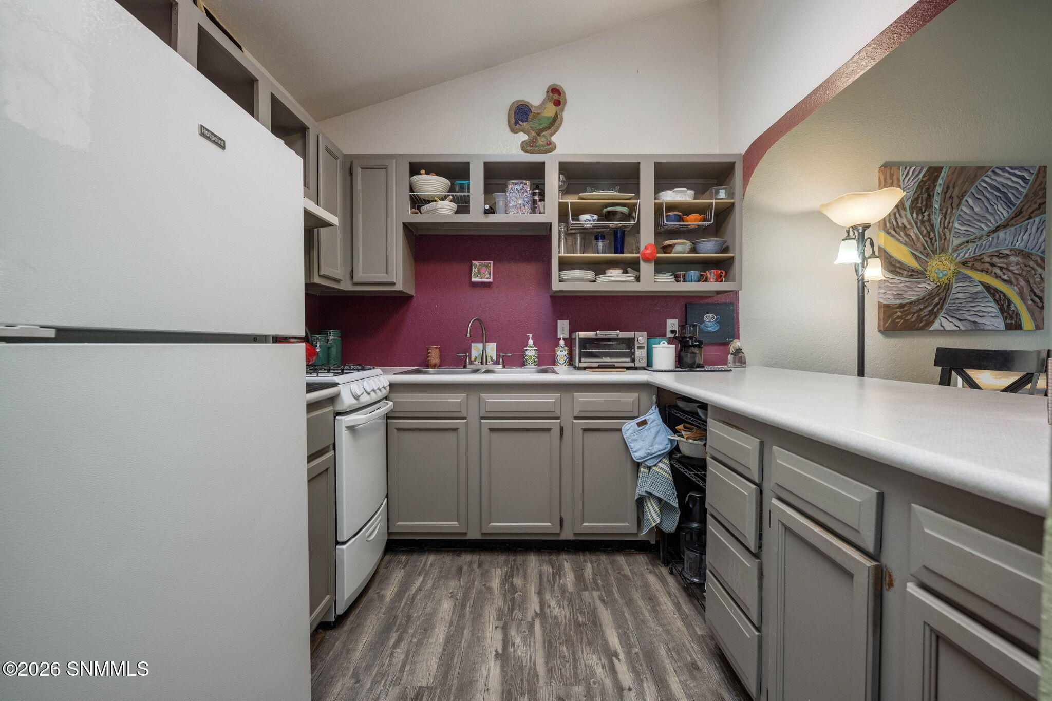 13-web-or-mls-Snappin Homes (Camelot2008