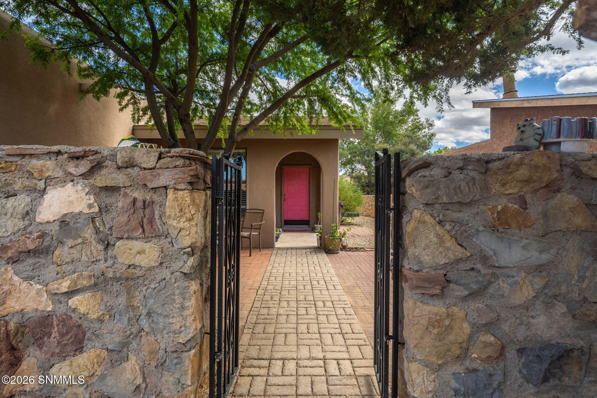 3-web-or-mls-Snappin Homes (Camelot2008)