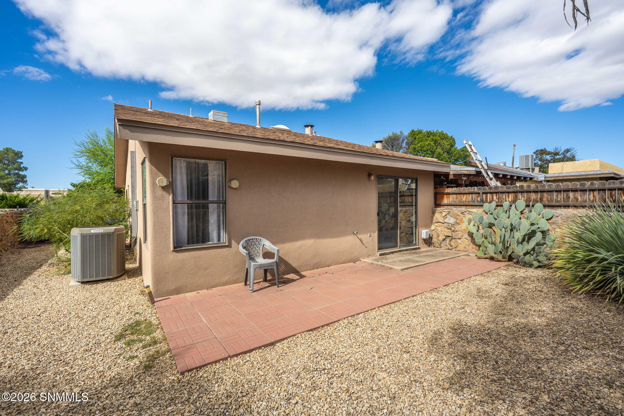 33-web-or-mls-Snappin Homes (Camelot2008