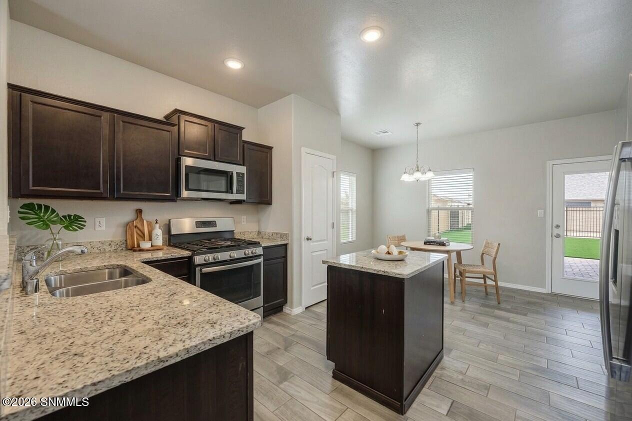 4795 Sirocco Kitchen pic