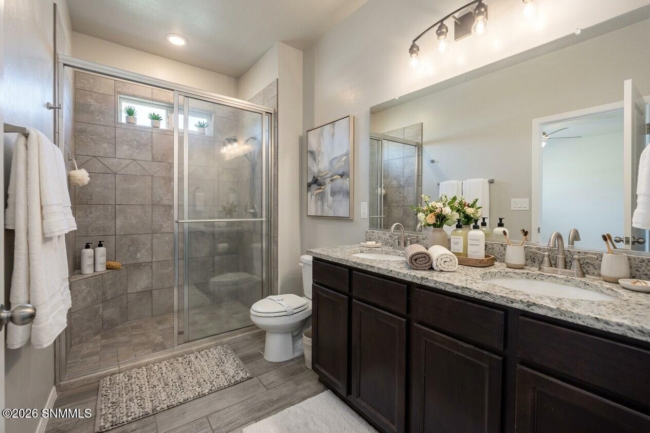 4795 Sirocco Primary bath staged