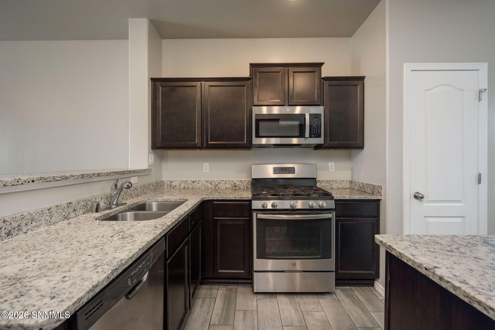 10-web-or-mls-Snappin Homes (Sirocco4795