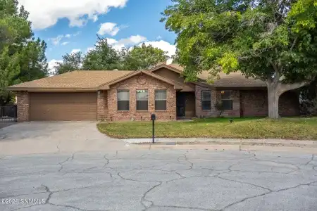 837 Rouault Avenue, Las Cruces, New Mexico 88007, 3 Bedrooms Bedrooms, ,2 BathroomsBathrooms,Residential,For Sale,Rouault,2603264