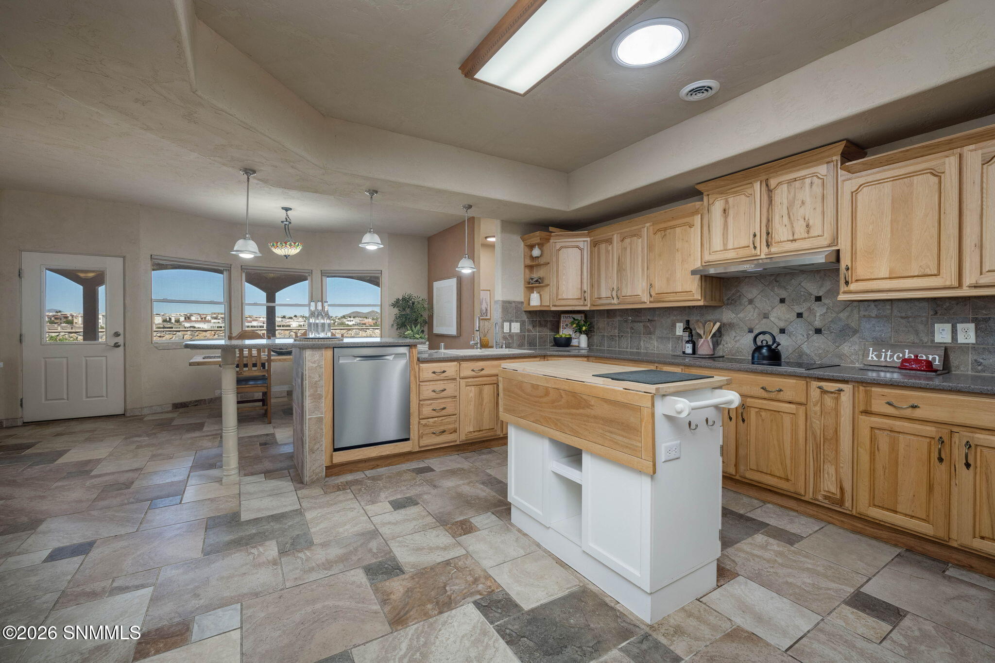 18-web-or-mls-Snappin Homes (Isleta4367)