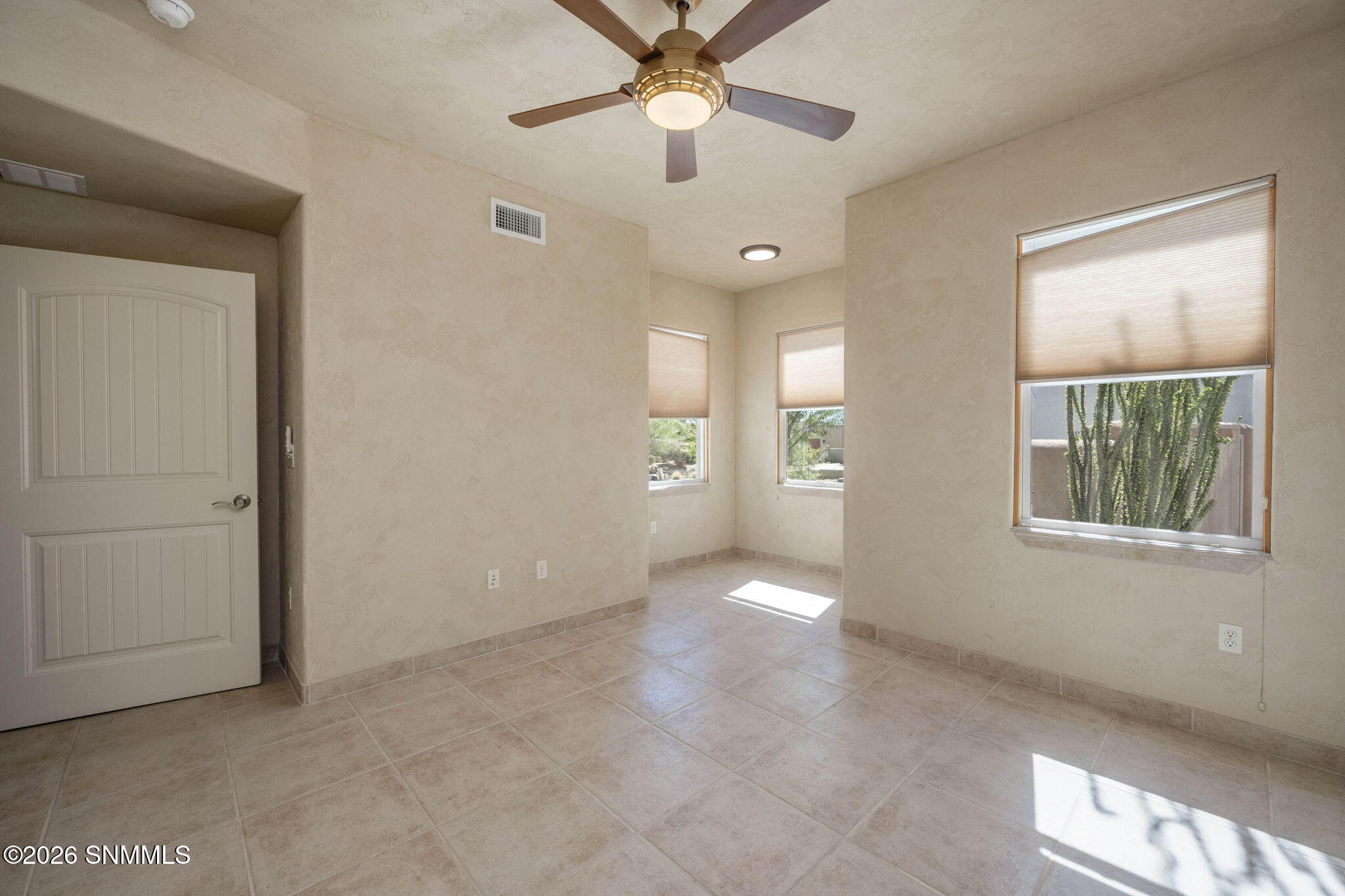51-web-or-mls-Snappin Homes (Isleta4367)