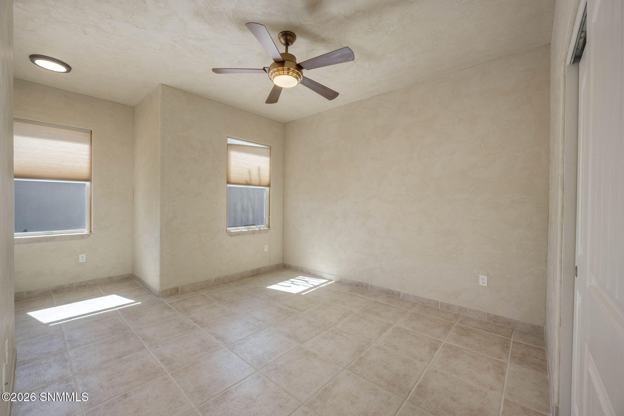 50-web-or-mls-Snappin Homes (Isleta4367)