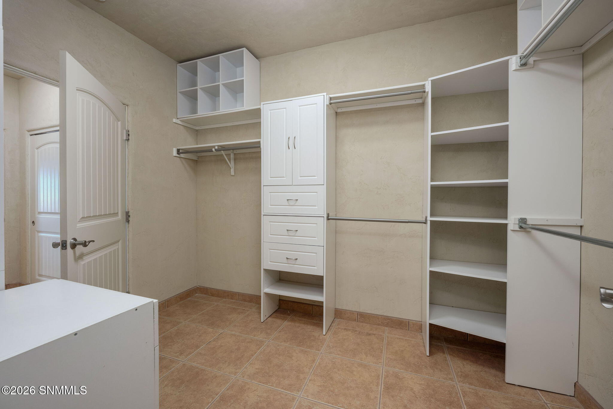 42-web-or-mls-Snappin Homes (Isleta4367)