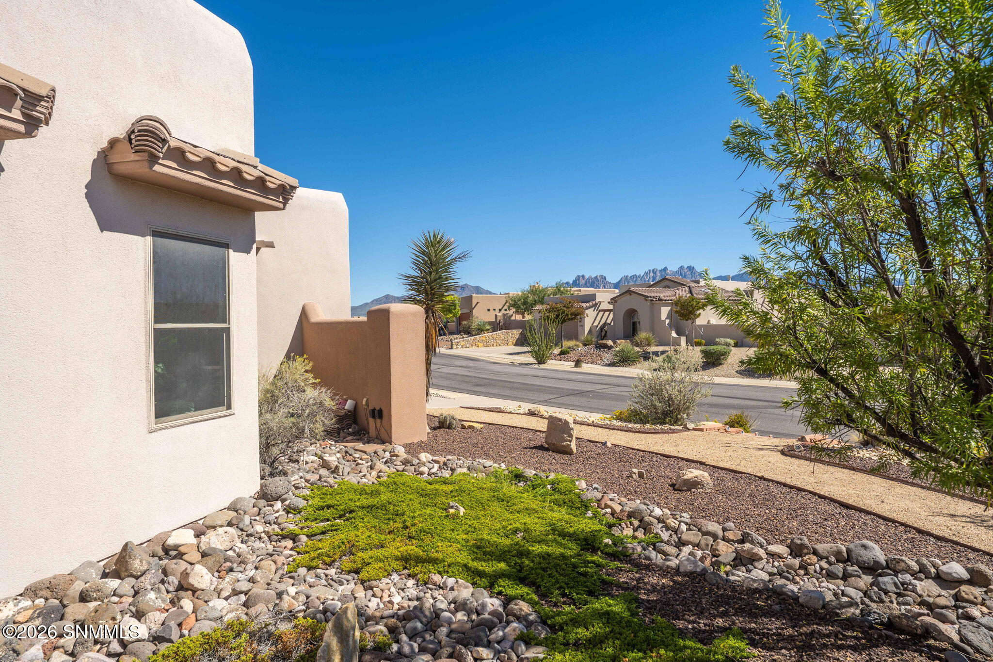 4-web-or-mls-Snappin Homes (Isleta4367)-