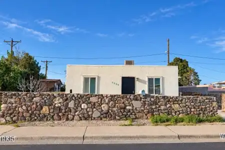 1935 Palomas Avenue, Las Cruces, New Mexico 88001, 2 Bedrooms Bedrooms, ,1 BathroomBathrooms,Residential,For Sale,Palomas,2603286