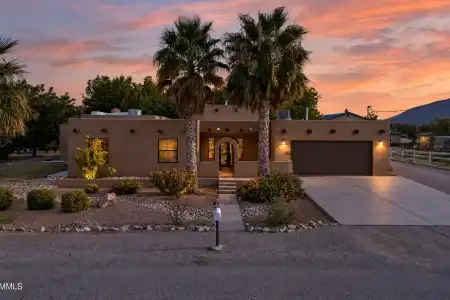 441 Hayride Road, Las Cruces, New Mexico 88007, 3 Bedrooms Bedrooms, ,3 BathroomsBathrooms,Residential,For Sale,Hayride,2603310