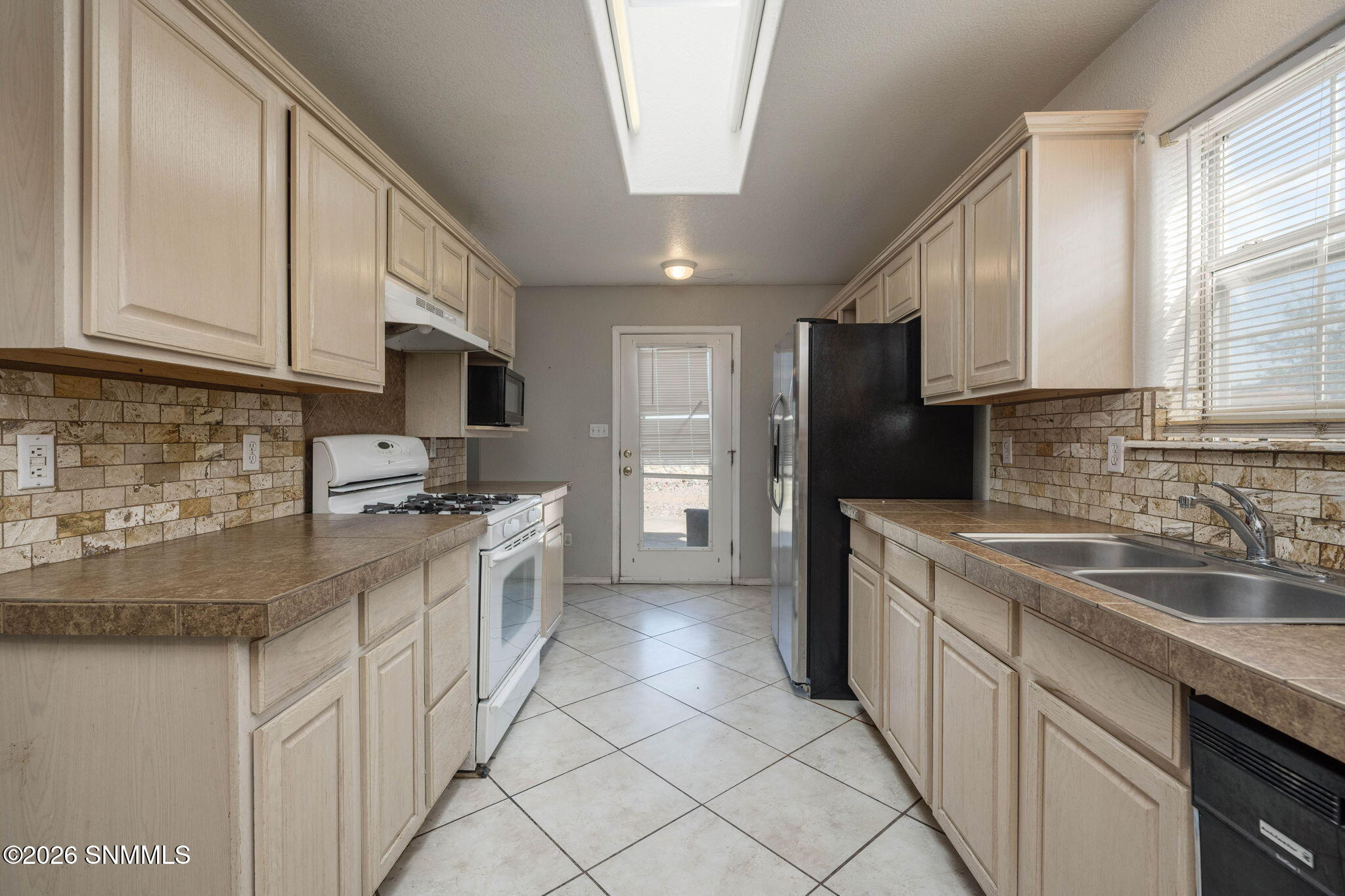 13-web-or-mls-Snappin Homes (NogalCanyon