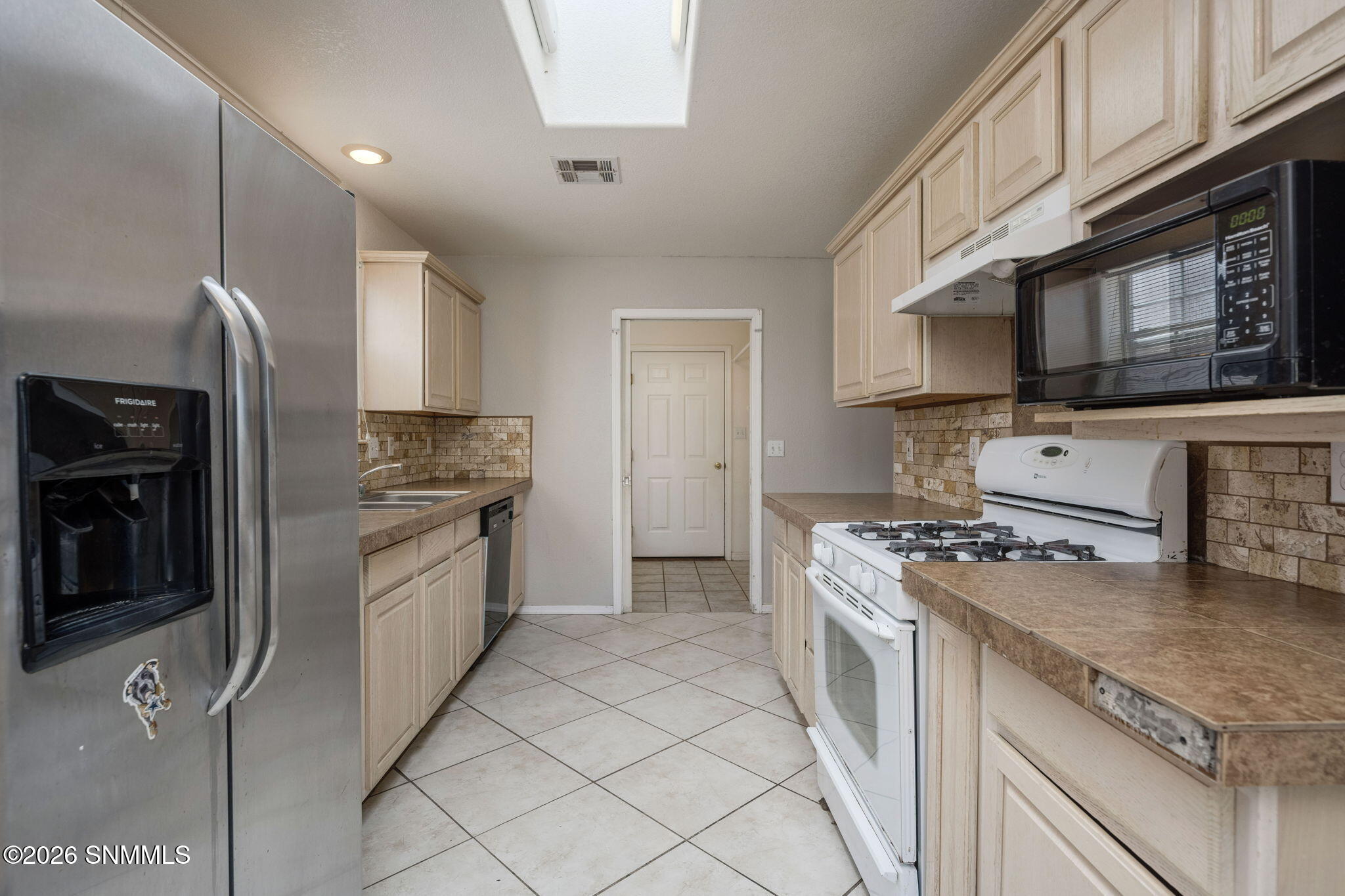 11-web-or-mls-Snappin Homes (NogalCanyon