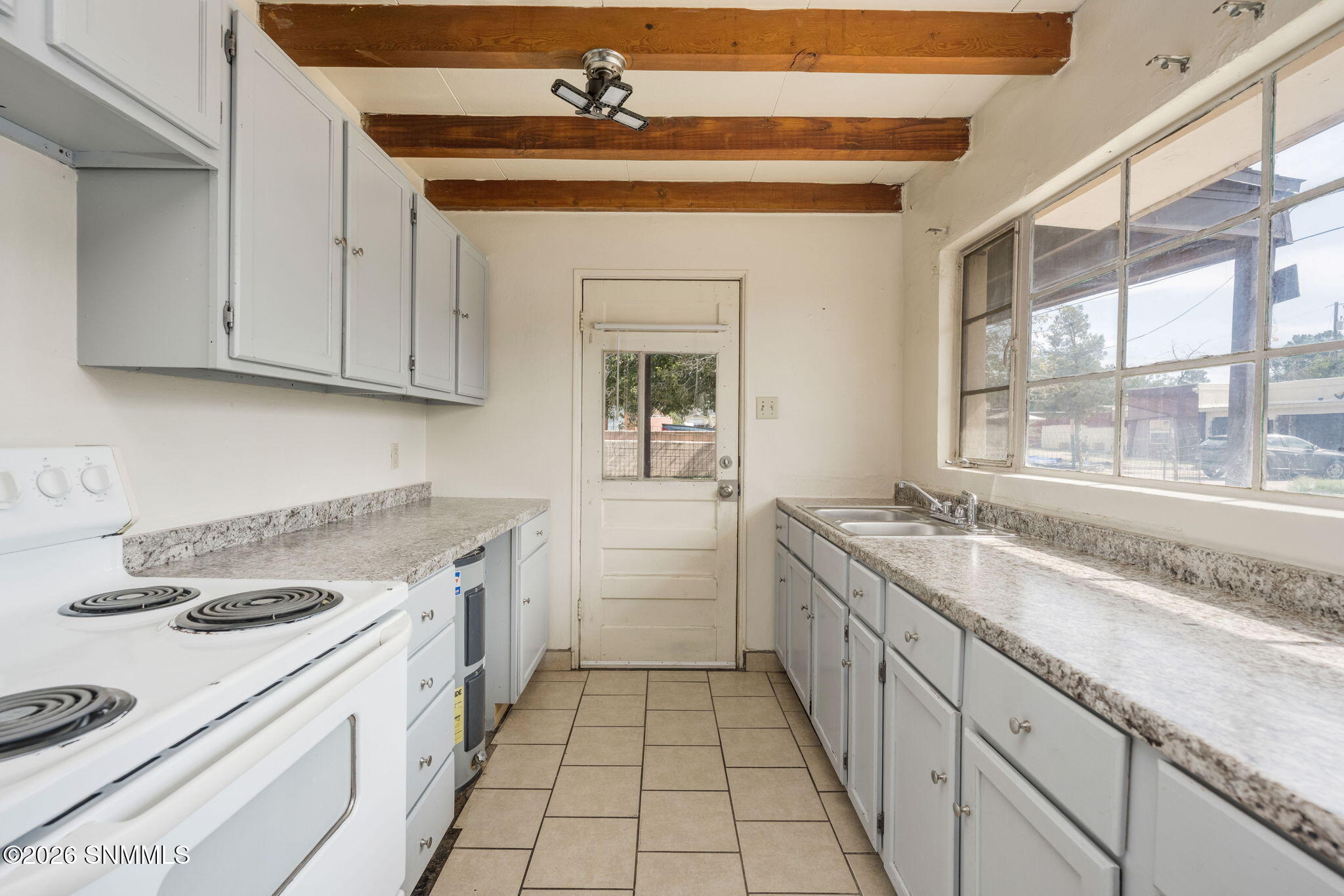 9-web-or-mls-Snappin Homes (Boutz1517)-9