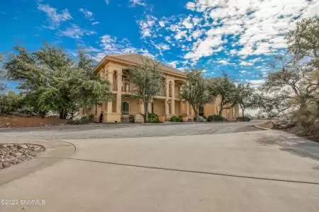 776 Oro Viejo Road, Las Cruces, New Mexico 88011, 5 Bedrooms Bedrooms, ,5.5 BathroomsBathrooms,Residential,For Sale,Oro Viejo,2302856