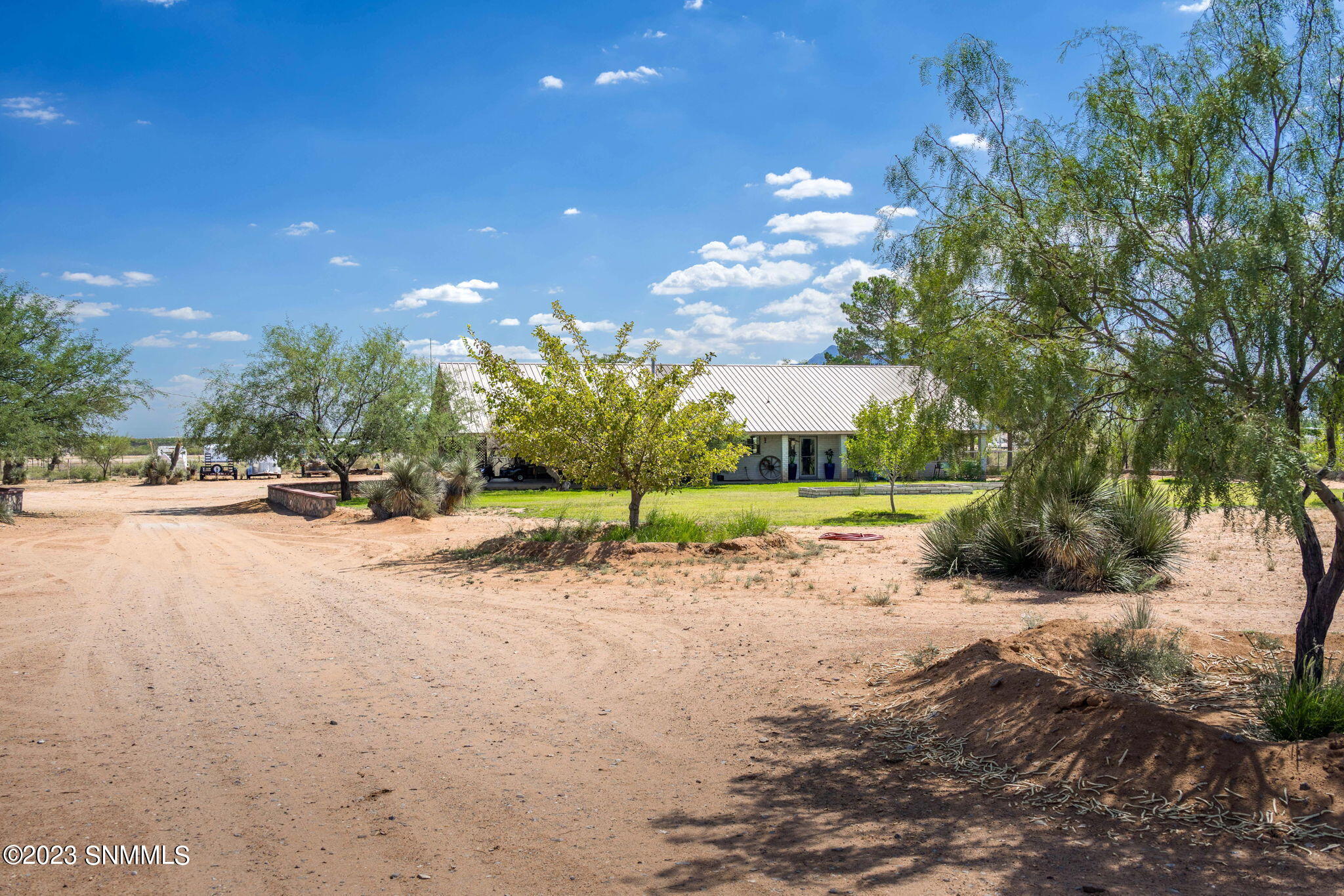 4-web-or-mls-Desert Aire 1305-1