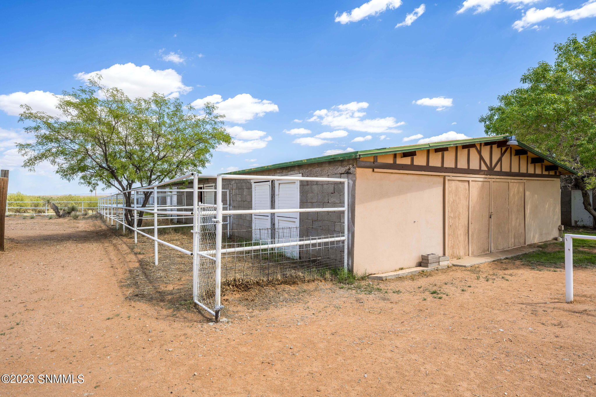 61-web-or-mls-Desert Aire 1305-215