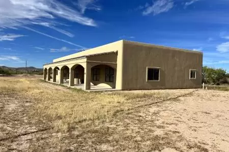 865 Tres Amigos Road, Radium Springs, New Mexico 88054, ,Commercial Sale,For Sale,Tres Amigos,2303115