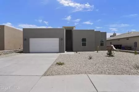 1375 Lenox Avenue, Las Cruces, New Mexico 88005, 4 Bedrooms Bedrooms, ,1.75 BathroomsBathrooms,Residential,For Sale,Lenox,2400128