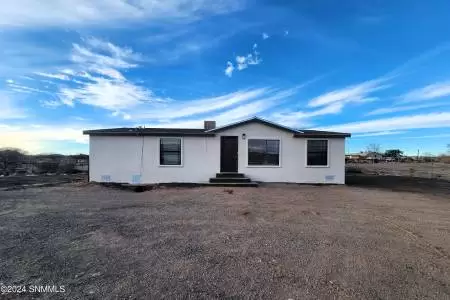 5476 Beehive Lane, Las Cruces, New Mexico 88012, 3 Bedrooms Bedrooms, ,2 BathroomsBathrooms,Residential,For Sale,Beehive,2400503