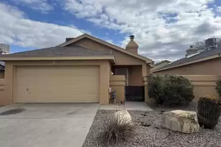 2305 Don Roser Drive Drive, Las Cruces, New Mexico 88011, 3 Bedrooms Bedrooms, ,2 BathroomsBathrooms,Residential,For Sale,Don Roser Drive,2400801