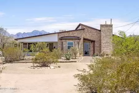 4815 Tobosa Road, Las Cruces, New Mexico 88011, 4 Bedrooms Bedrooms, ,2 BathroomsBathrooms,Residential,For Sale,Tobosa,2401206