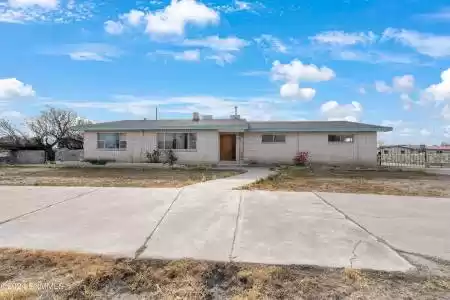 2605 Dona Ana Road, Las Cruces, New Mexico 88007, 3 Bedrooms Bedrooms, ,2 BathroomsBathrooms,Residential,For Sale,Dona Ana,2400591