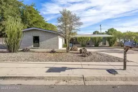 640 Frank Maes Avenue, Las Cruces, New Mexico 88005, 3 Bedrooms Bedrooms, ,2 BathroomsBathrooms,Residential,For Sale,Frank Maes,2302757