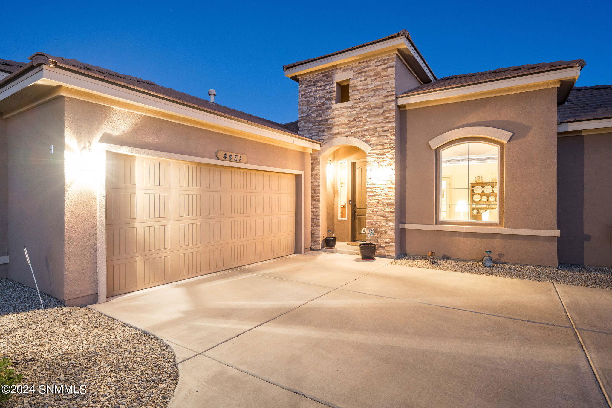 Side-Entry Garage