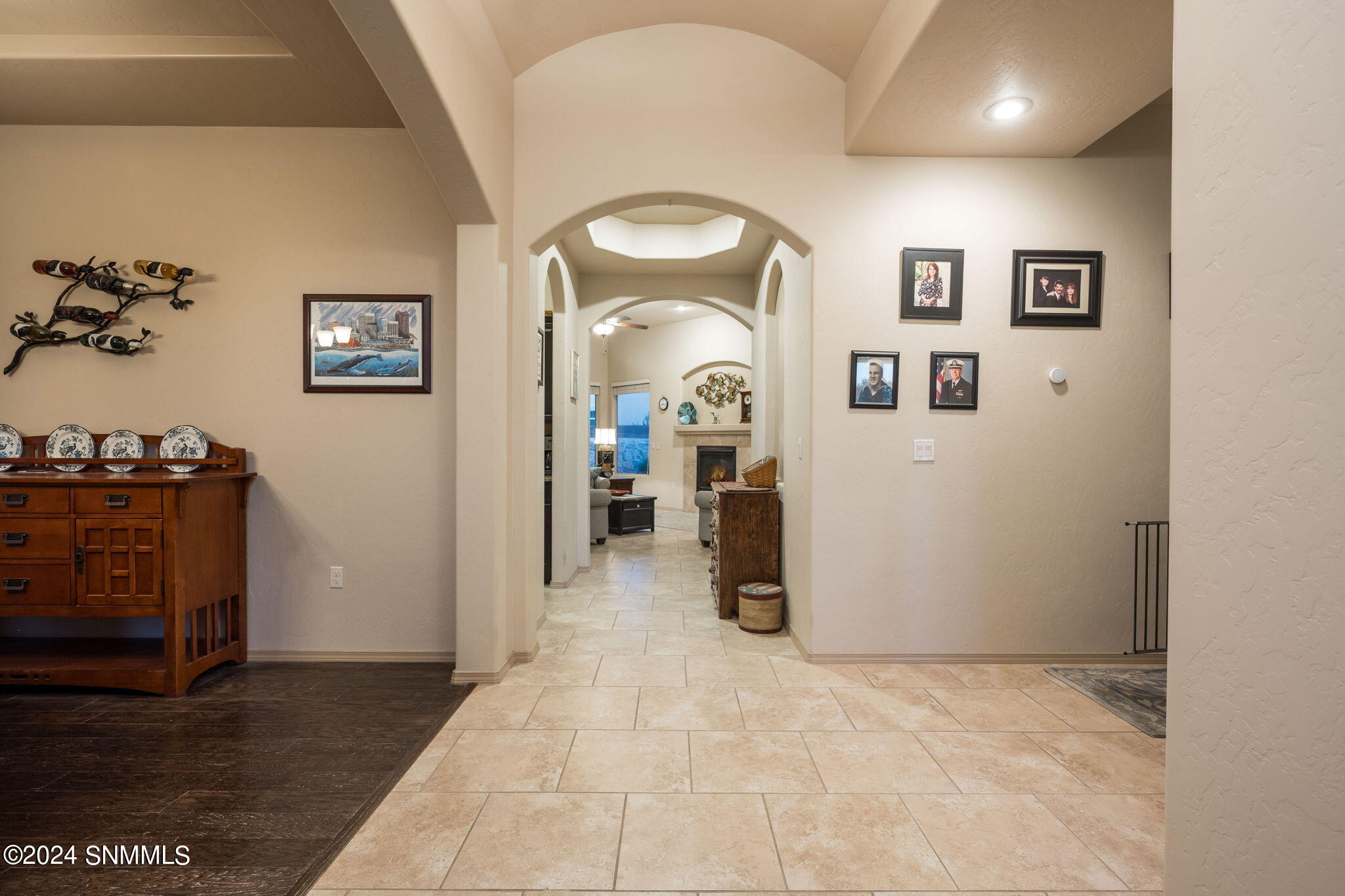 Spacious Entryway