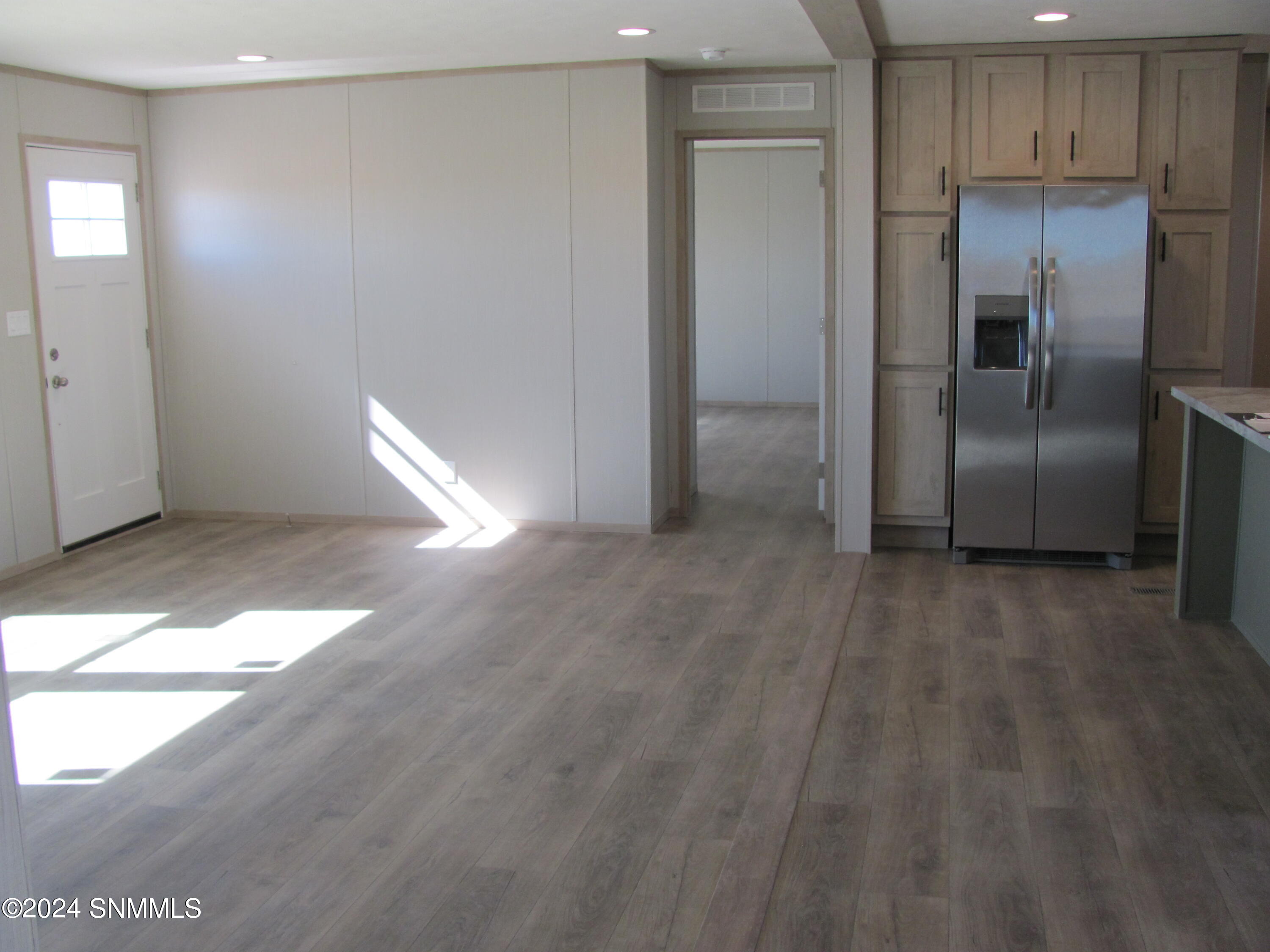 looking toward primary bedroom