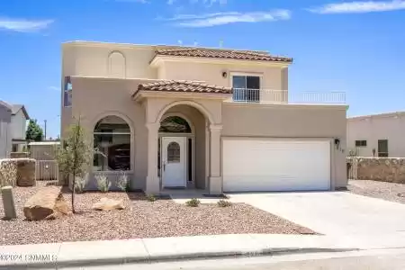 979 Flora Vista Drive, Las Cruces, New Mexico 88005, 4 Bedrooms Bedrooms, ,2.5 BathroomsBathrooms,Residential,For Sale,Flora Vista,2402073