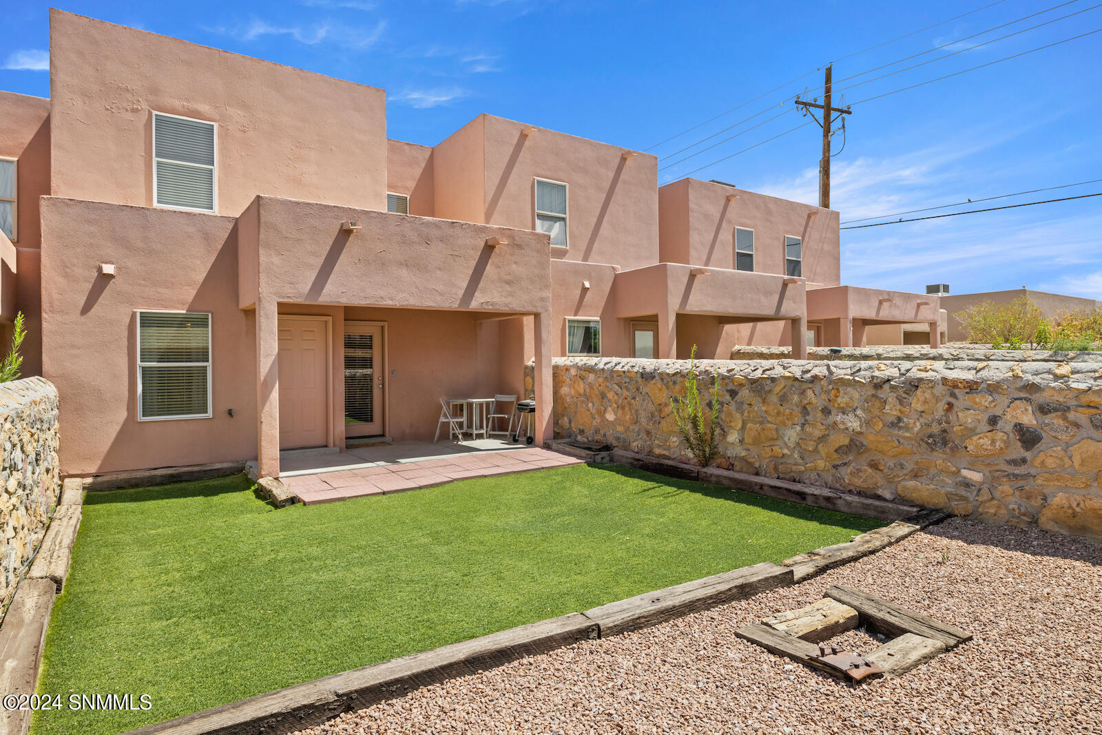 3872 Las Coliinas | Carl Krause | Las Cr